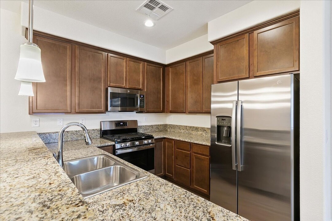 2281 Snow Cyn Dr in Sparks, NV - Building Photo