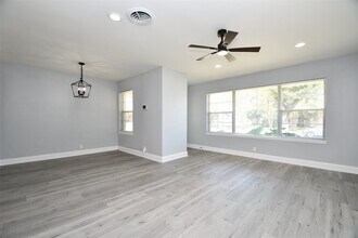 5429 De Lange Ln in Houston, TX - Building Photo - Building Photo