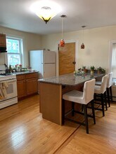 345 Market St, Unit Unit 2 in Boston, MA - Building Photo - Building Photo