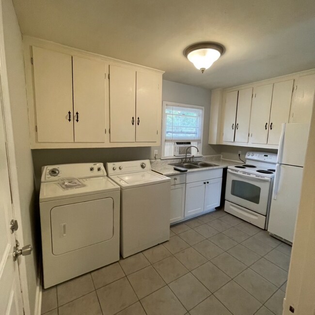 126 Wickre St in Williamsburg, VA - Building Photo - Building Photo