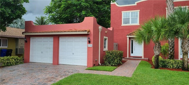 735 NW 1st Ave in Fort Lauderdale, FL - Building Photo - Building Photo