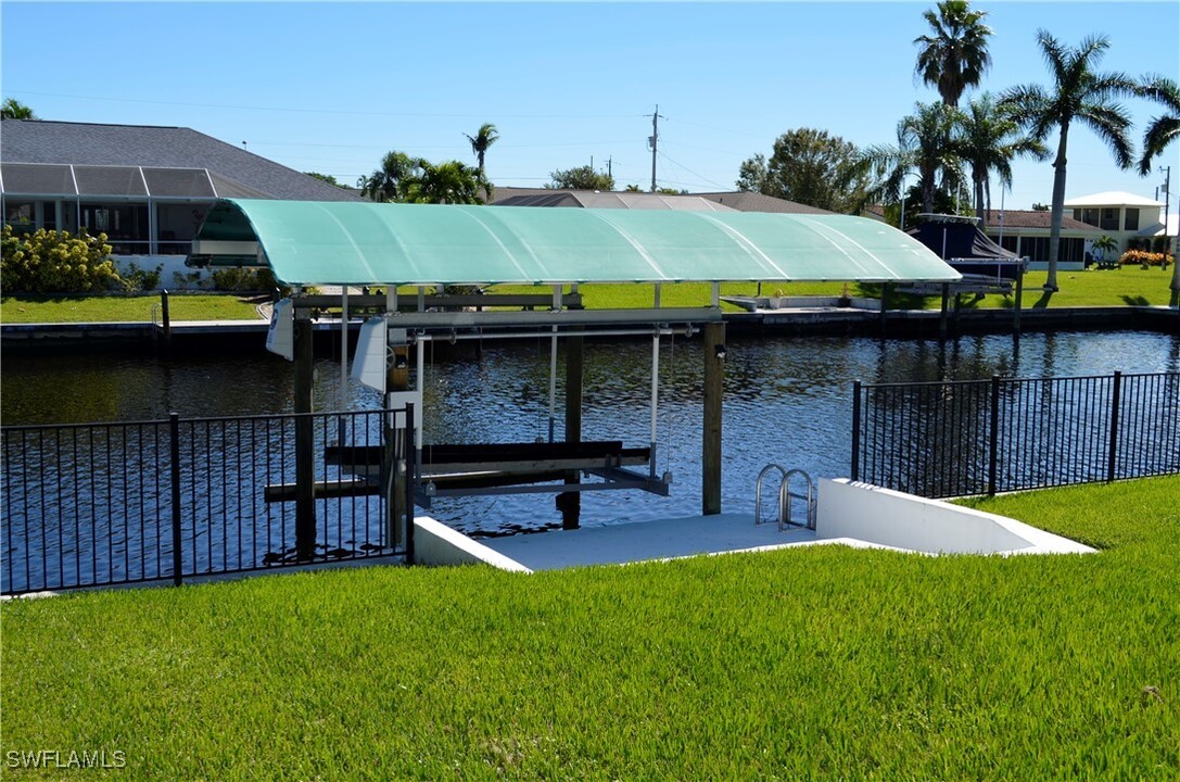 3745 SW 2nd Ave in Cape Coral, FL - Building Photo