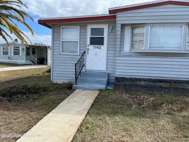 property at 1142 Parkview Ct NE