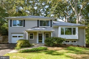 1714 Fairview Ave in McLean, VA - Building Photo