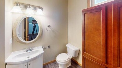 1103 E Indiana Ave in Bismarck, ND - Building Photo - Building Photo