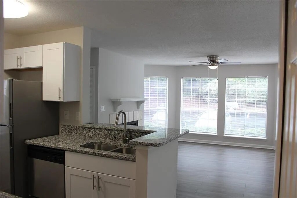 106 Hawkstone Way in Alpharetta, GA - Building Photo