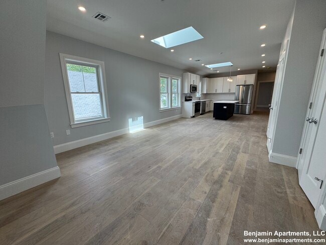 51 Fairbanks St, Unit 1 in Boston, MA - Building Photo - Building Photo