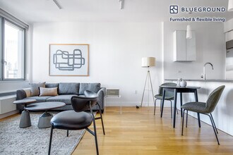 554 W 54th St, Unit FL25-ID521 in New York, NY - Building Photo - Building Photo