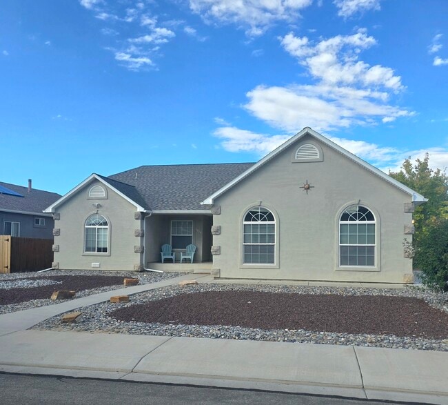 property at 1335 Monument Ct