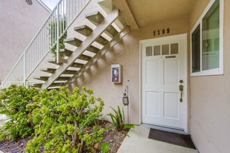 10066 Maya Linda Rd in San Diego, CA - Building Photo - Building Photo