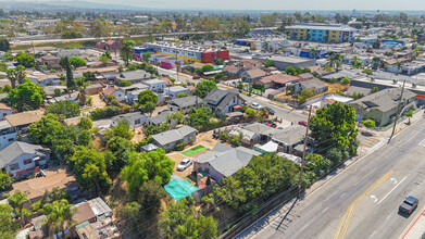 4307-4309 Dozier St in East Los Angeles, CA - Building Photo - Building Photo