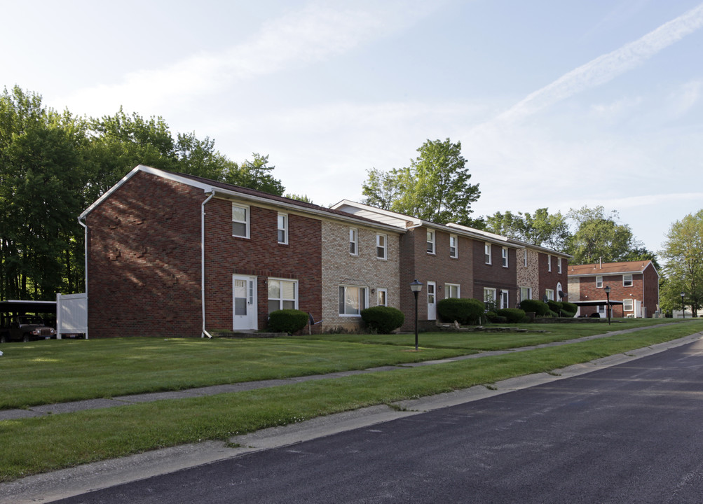 733 Sapp Rd in Ravenna, OH - Building Photo