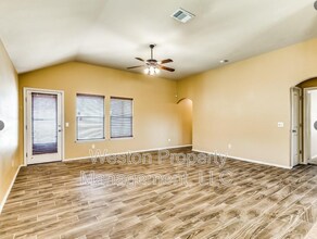 1709 Choctaw Wood Dr in Choctaw, OK - Building Photo - Building Photo