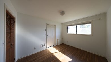 2223 Madrona Way in Coupeville, WA - Building Photo - Building Photo