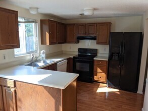 9908 Whitney Cir in Richmond, VA - Building Photo - Building Photo