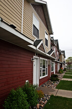 Granite City Townhomes in St. Cloud, MN - Building Photo - Building Photo