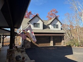 168 Carters View Dr, Unit Over Garage in Ellijay, GA - Building Photo