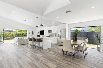 4920 NW 83rd Ter in Lauderhill, FL - Building Photo - Building Photo