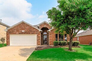 1709 Wild Deer Way in Arlington, TX - Building Photo