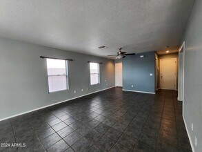 40443 W Helen Ct in Maricopa, AZ - Building Photo - Building Photo