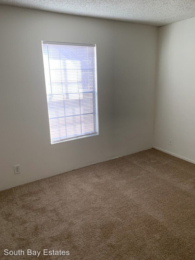 4006 Emerald St in Torrance, CA - Building Photo - Building Photo