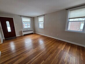 204 Greenbriar Ln in Havertown, PA - Building Photo - Building Photo