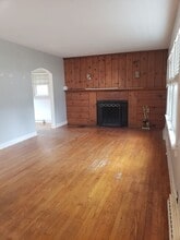 705 W Columbia Ave in Champaign, IL - Building Photo - Building Photo