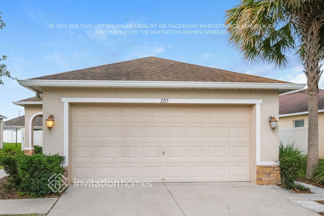 7215 Forest Mere Dr in Riverview, FL - Building Photo