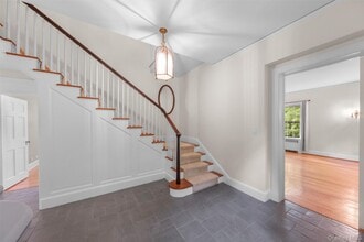 34123 Furnace Dock Rd in Cortlandt Manor, NY - Building Photo - Building Photo