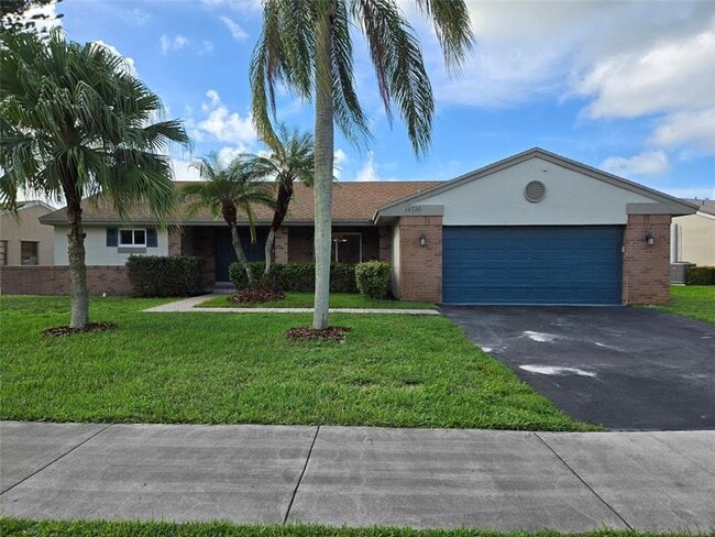 14720 Highland Springs Ct in Davie, FL - Building Photo - Building Photo