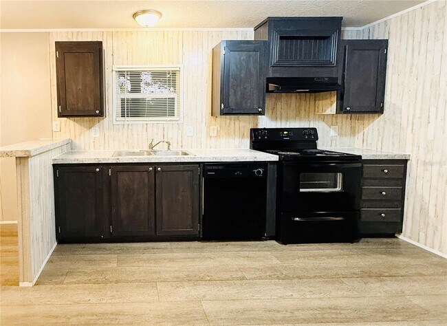 861 SE 40th Pl in Melrose, FL - Building Photo - Building Photo