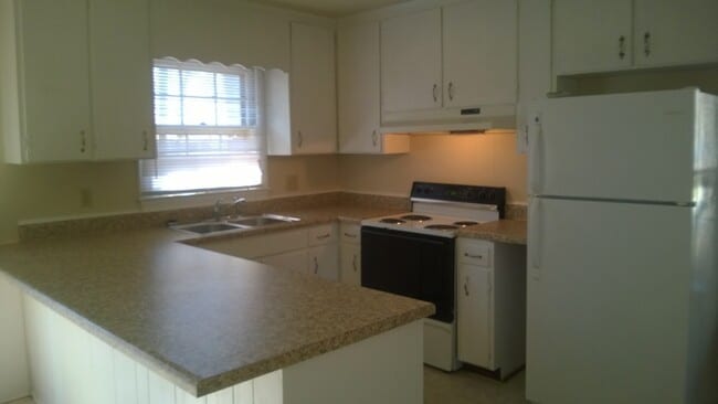 6704 Johnsdale Rd in Raleigh, NC - Building Photo - Building Photo