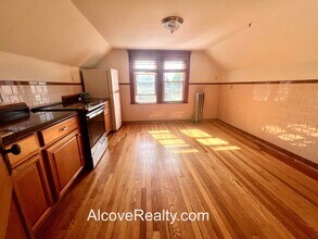 40 Alfred Rd, Unit 3 in Arlington, MA - Building Photo - Building Photo