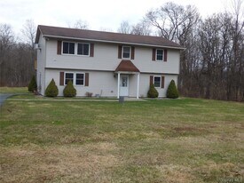2944 NY-17K, Unit B in Middletown, NY - Building Photo