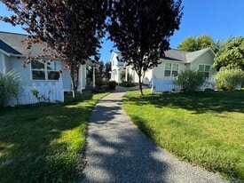 1207 14th St in Anacortes, WA - Building Photo