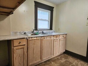 897 Avon St in Akron, OH - Building Photo - Building Photo