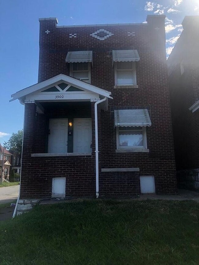 property at 3900 Iowa Ave