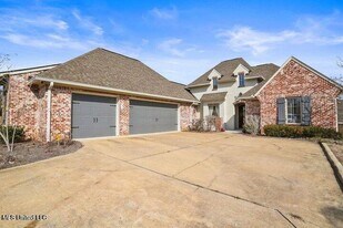 102 Cypress Lake Blvd S in Madison, MS - Building Photo