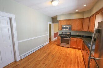 232 Fellsway W, Unit 3 in Medford, MA - Building Photo - Building Photo