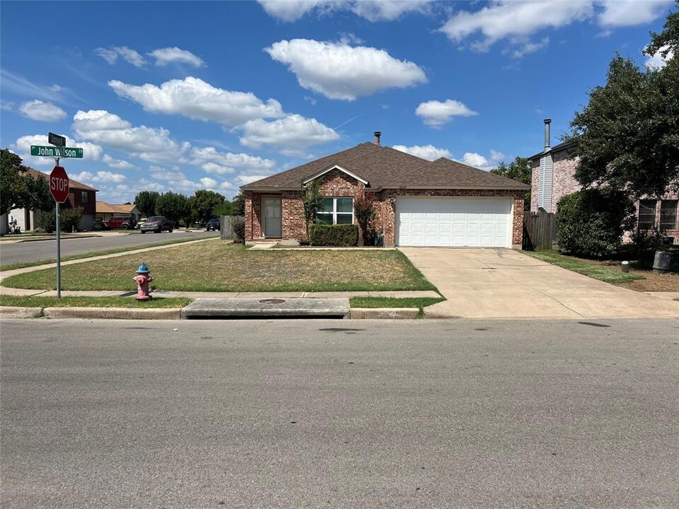 3000 John Wilson Ln in Round Rock, TX - Foto de edificio