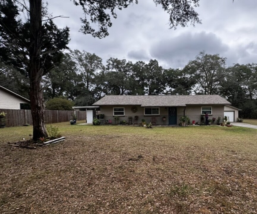 3585 SW Pompano Rd in Dunnellon, FL - Building Photo