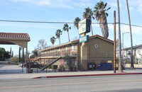 Micasa Apartments in Sylmar, CA - Foto de edificio - Building Photo