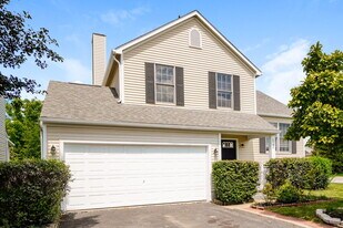 5740 Blanton Park Dr in Galloway, OH - Building Photo