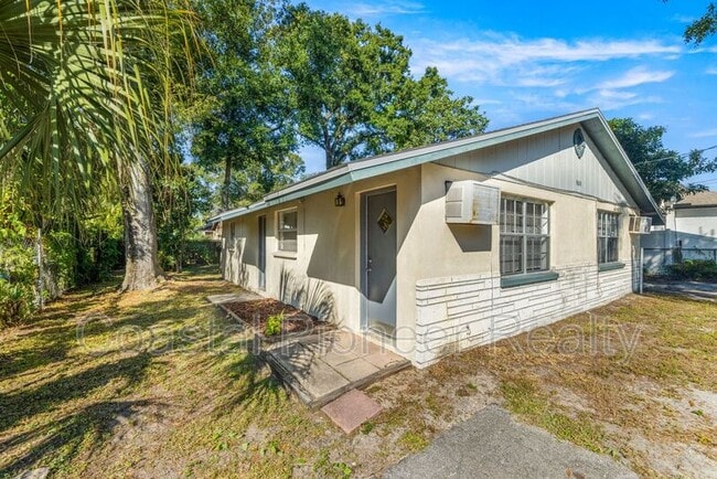 9610 N 12th St in Tampa, FL - Building Photo - Building Photo