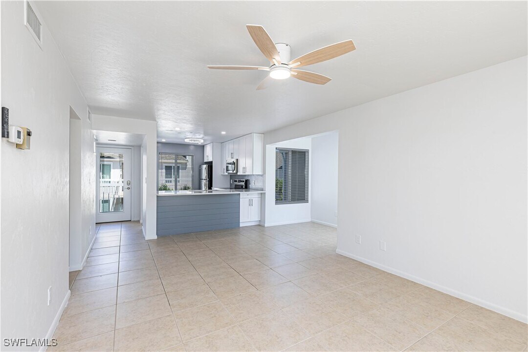 2209 San Marco Rd in Marco Island, FL - Building Photo