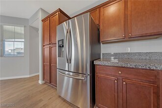 164 Lomita Heights Dr in Las Vegas, NV - Building Photo - Building Photo