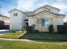 1720 Hicks Ave in Olivehurst, CA - Building Photo