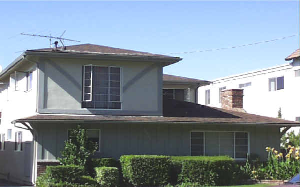 14961 Dickens St in Sherman Oaks, CA - Building Photo