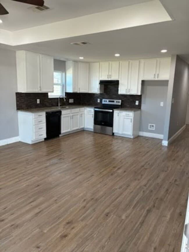 1707 Clark St in Greenville, TX - Building Photo - Building Photo