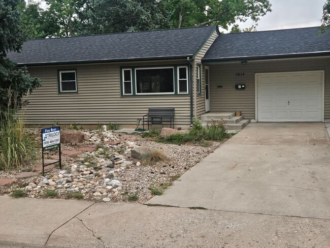 property at 1614 Leila Dr